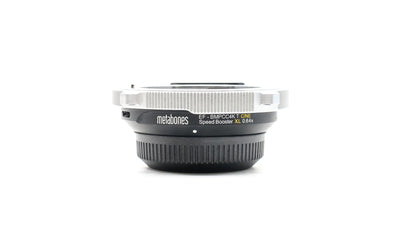 Metabones Canon EF σε BMPCC4K T CINE Speed Booster XL 0.64x