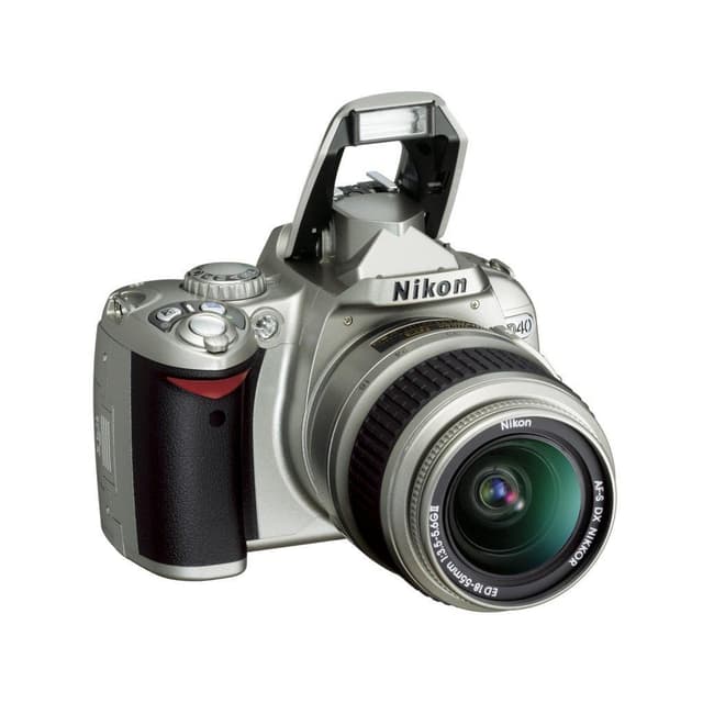 D40 SLR - Gray + Nikon AF-S DX Nikkor 18-55mm f/3.5-5.6G ED II f/3.5-5.6  · main image