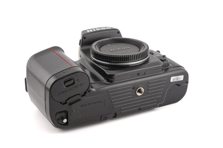 Νikon N6006