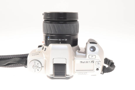 Minolta Dynax 404si + 35-80mm f4-5.6 AF Zoom 