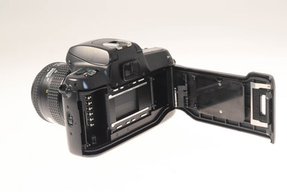 Νikon F50 + 35-70mm f3.3-4.5 AF Nikkor