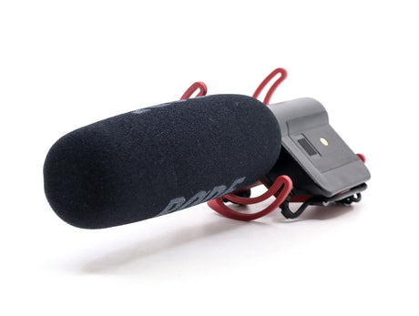 Το Rode Videomic με τη βάση ανάρτησης Rycote Lyre Shockmount