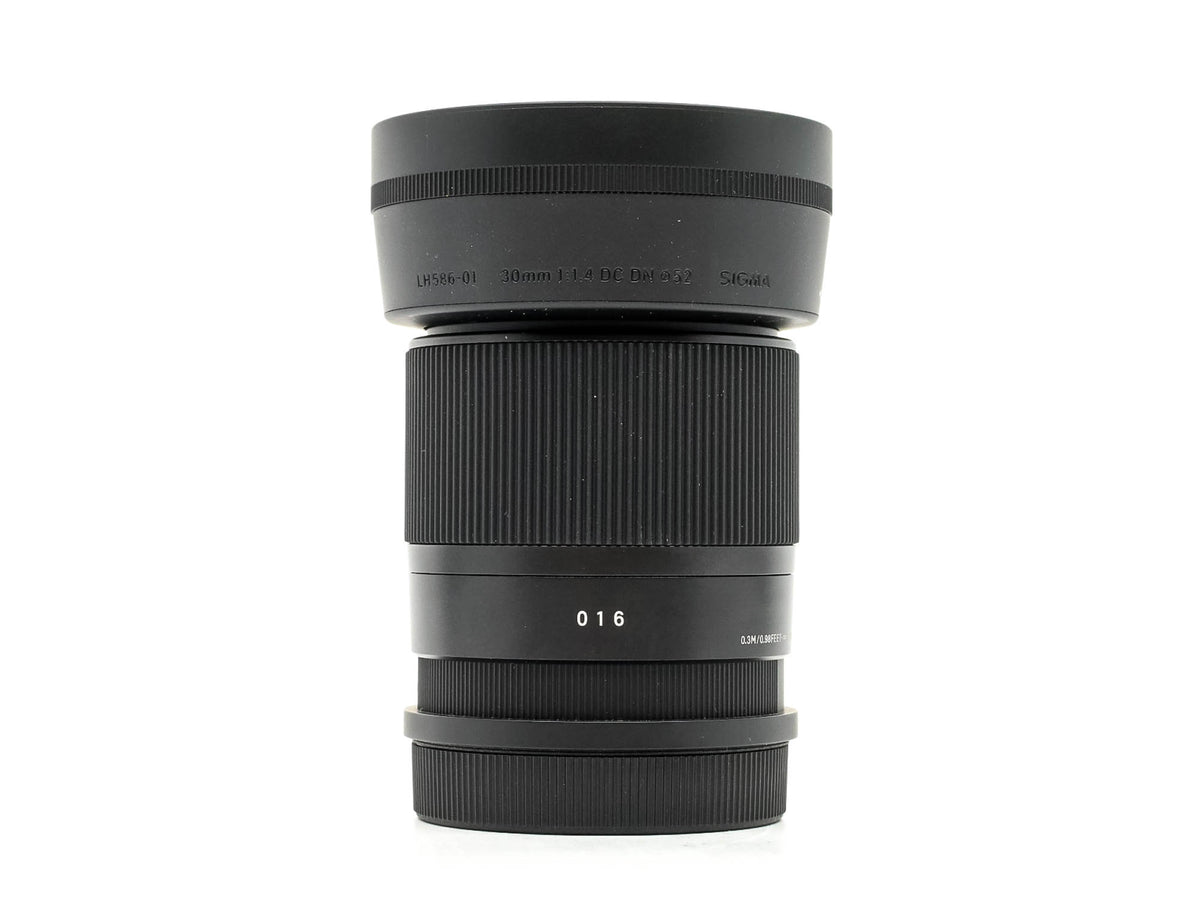 Sigma 30mm f/1.4 DC DN Contemporary - Προσαρμογέας L · imagen principal