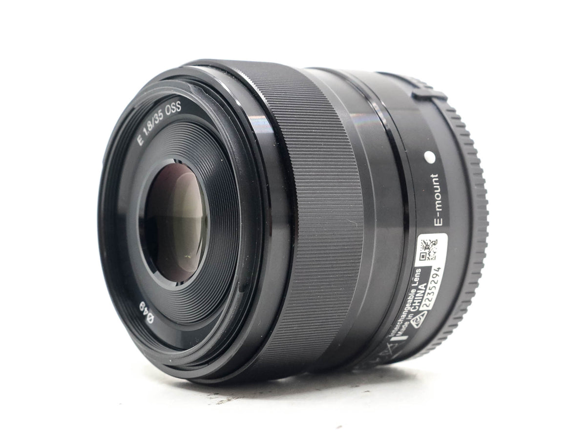 Sony E 35mm f/1.8 OSS · imagen principal