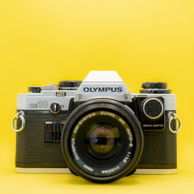 Olympus OM10 + Zuiko 50mm 1.8 - 35mm SLR Vintage Film Camera - Not Manual Adapter incluided * de segunda mano en Camera Marke