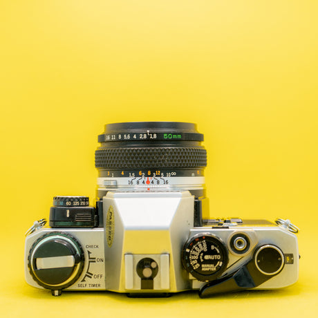 Olympus OM10 + Zuiko 50mm 1.8 - Φωτογραφική μηχανή 35mm SLR Vintage Film - Δεν περιλαμβάνεται προσαρμογέας χειροκίνητης λειτουργίας *