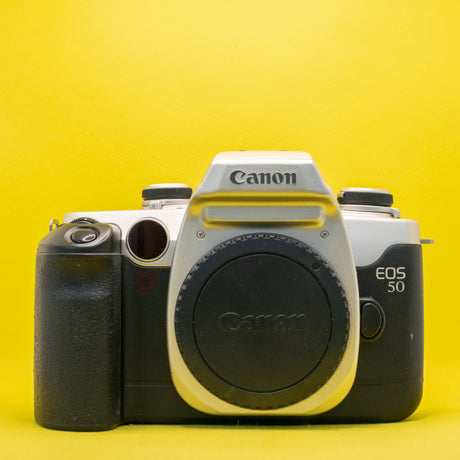Canon EOS 50 (Body) - 35mm Vintage Reflex Analog Camera