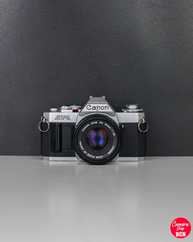 Canon AV-1 + 50mm FD 1.8 - Cámara Analógica Vintage Reflex de 35mm (SLR) de segunda mano en Camera Market